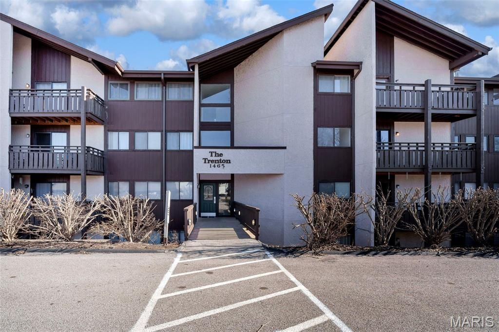 1465 Heritage Landing 403, St Charles, MO 63303