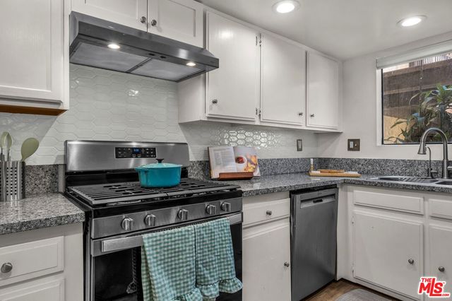 620 W Hyde Park Boulevard 111, Inglewood, CA 90302