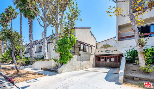 620 W Hyde Park Boulevard 111, Inglewood, CA 90302