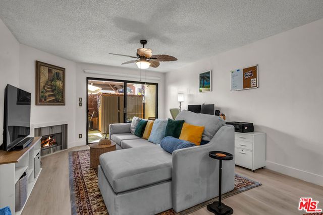 620 W Hyde Park Boulevard 111, Inglewood, CA 90302