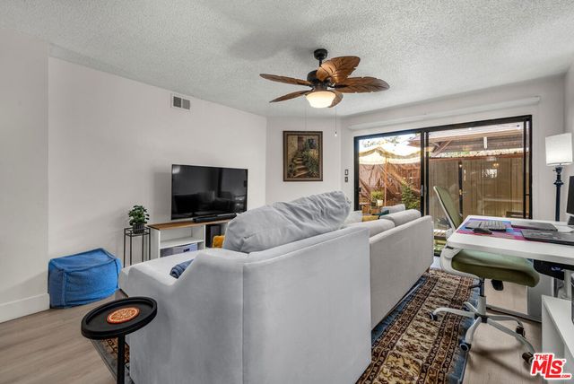 620 W Hyde Park Boulevard 111, Inglewood, CA 90302