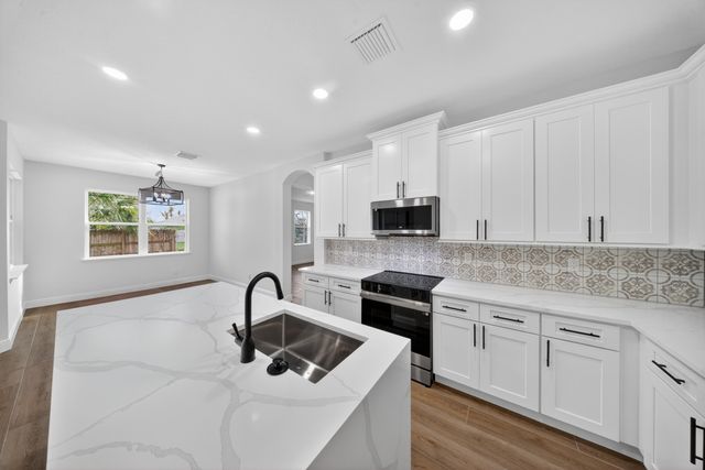 1116 SW London Lane, Port St. Lucie, Port St Lucie, FL 34953