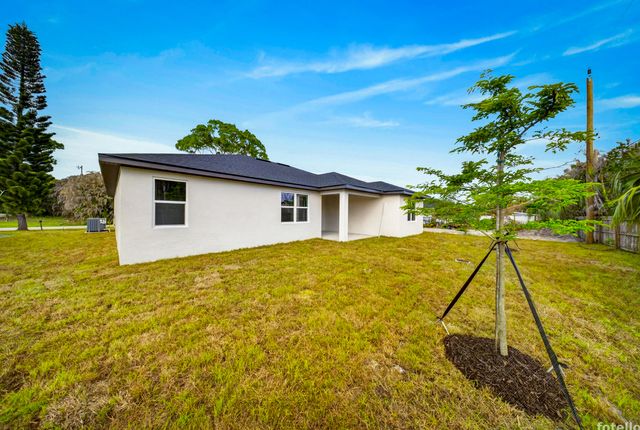 1116 SW London Lane, Port St. Lucie, Port St Lucie, FL 34953