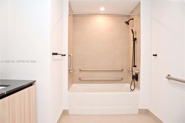 225 N Miami Ave 2508, Miami, FL 33128