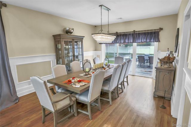 7 Sweet Briar Path, Lake Grove, NY 11755