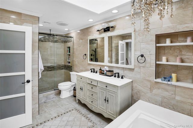 7 Sweet Briar Path, Lake Grove, NY 11755