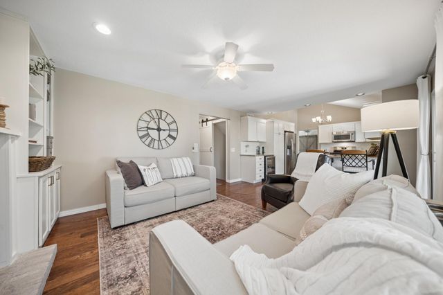 313 Chancery Lane, Mankato, MN 56001