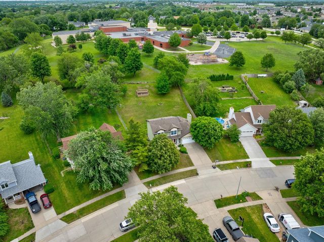 9310 Lakewood Circle, Norwalk, IA 50211