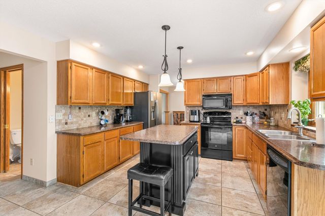 9310 Lakewood Circle, Norwalk, IA 50211