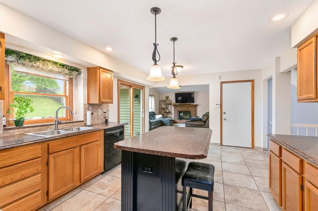 9310 Lakewood Circle, Norwalk, IA 50211