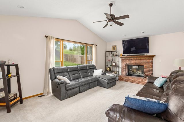 9310 Lakewood Circle, Norwalk, IA 50211