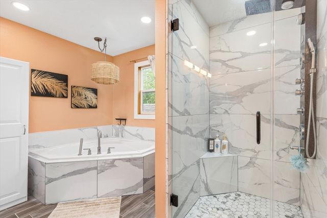 9310 Lakewood Circle, Norwalk, IA 50211