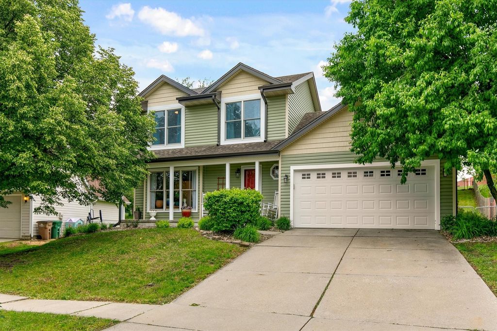 9310 Lakewood Circle, Norwalk, IA 50211