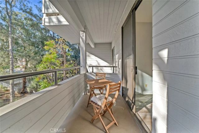 13331 Moorpark Street 206, Sherman Oaks, CA 91423