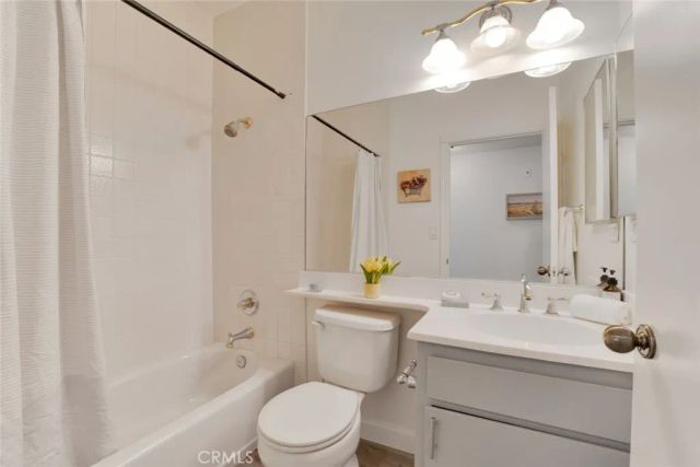 13331 Moorpark Street 206, Sherman Oaks, CA 91423