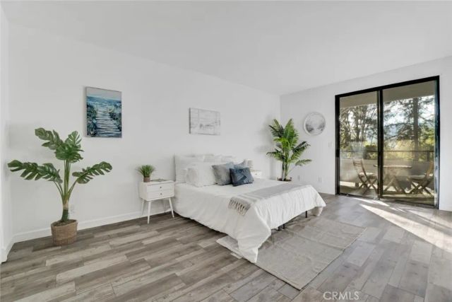 13331 Moorpark Street 206, Sherman Oaks, CA 91423