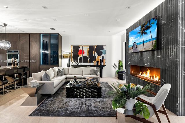 7291 SW 47th Ct, Miami, FL 33143