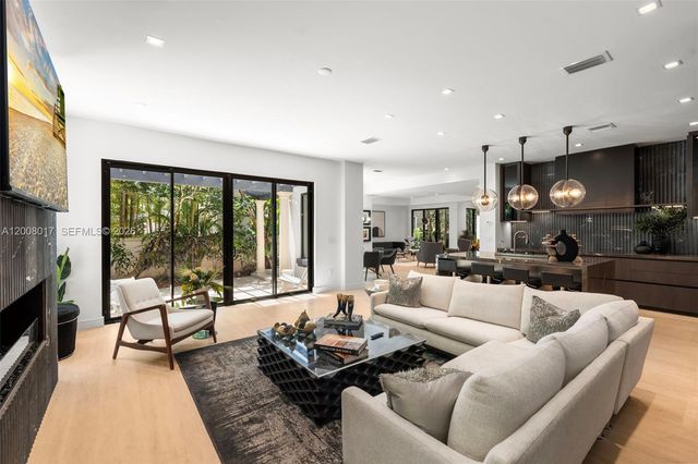 7291 SW 47th Ct, Miami, FL 33143