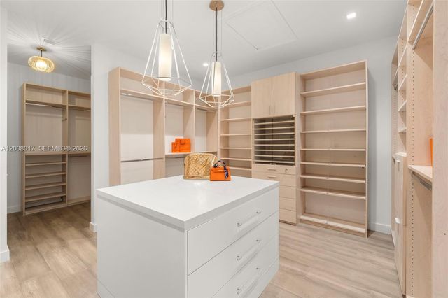 7291 SW 47th Ct, Miami, FL 33143