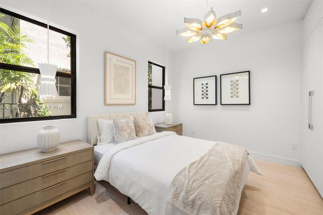 7291 SW 47th Ct, Miami, FL 33143