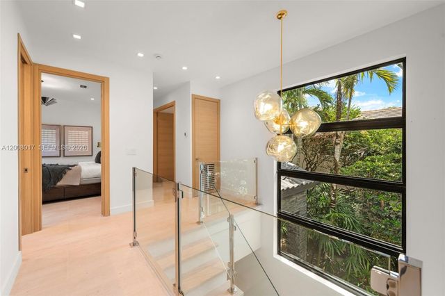 7291 SW 47th Ct, Miami, FL 33143