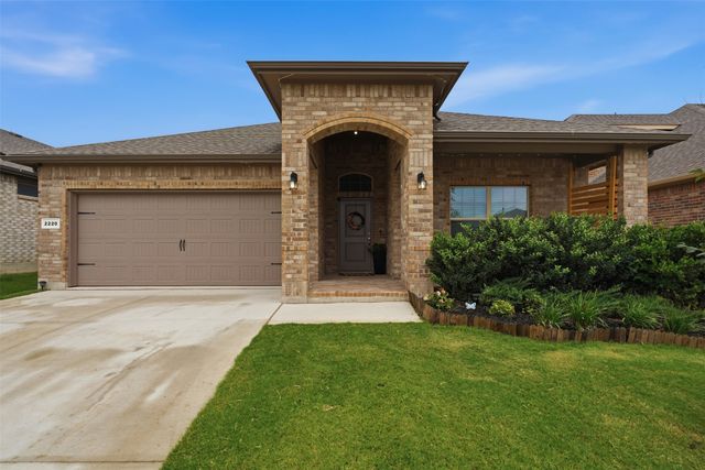 2220 Dyre Drive, Haslet, TX 76052