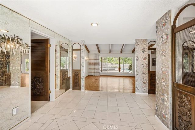 4011 Ellenita Avenue, Tarzana, CA 91356