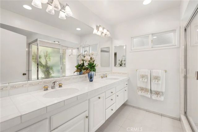 4011 Ellenita Avenue, Tarzana, CA 91356