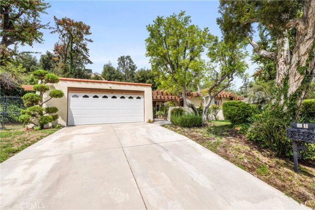4011 Ellenita Avenue, Tarzana, CA 91356