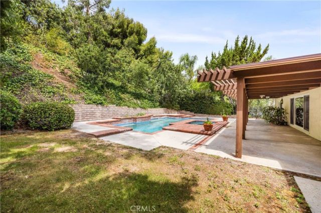 4011 Ellenita Avenue, Tarzana, CA 91356