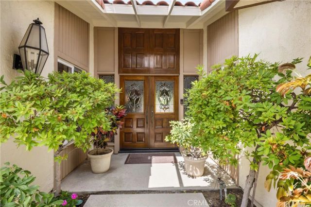 4011 Ellenita Avenue, Tarzana, CA 91356