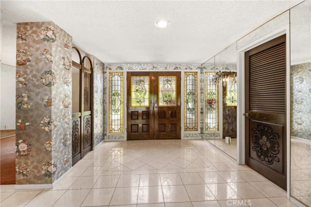 4011 Ellenita Avenue, Tarzana, CA 91356