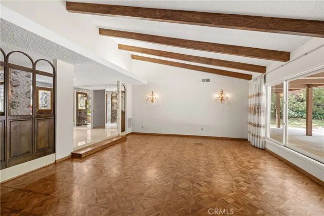 4011 Ellenita Avenue, Tarzana, CA 91356