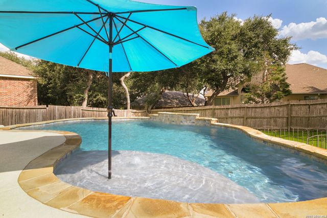 8918 Cordes, Helotes, TX 78023