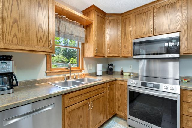 1126 E Division Street, River Falls, WI 54022