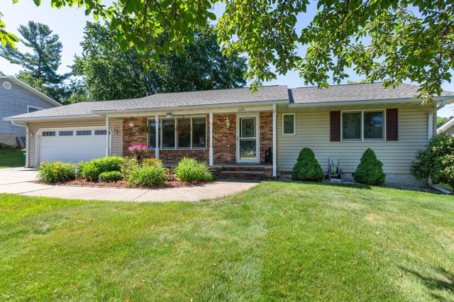 1126 E Division Street, River Falls, WI 54022