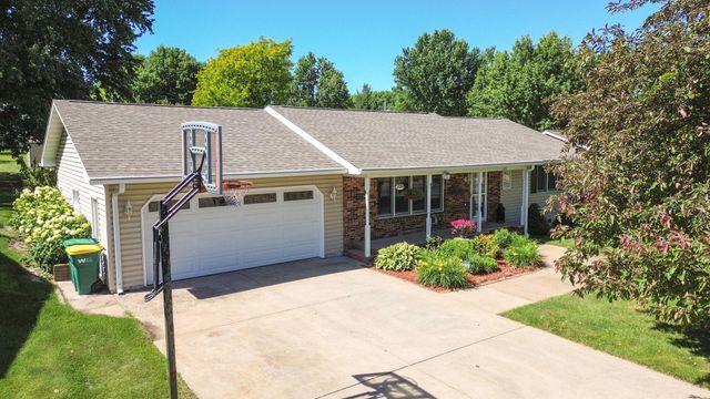 1126 E Division Street, River Falls, WI 54022