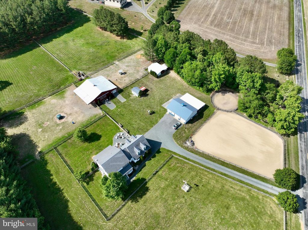 Image 131 of property listing at 12136 HOLLY RD, Ridgely, MD 21660