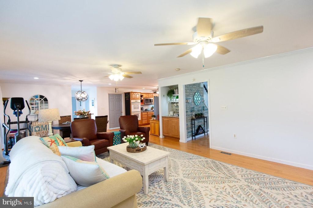 Image 13 of property listing at 12136 HOLLY RD, Ridgely, MD 21660