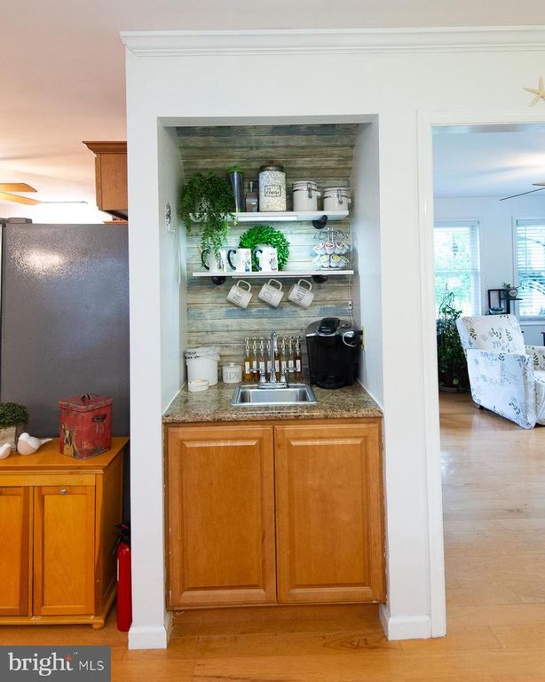 Image 18 of property listing at 12136 HOLLY RD, Ridgely, MD 21660