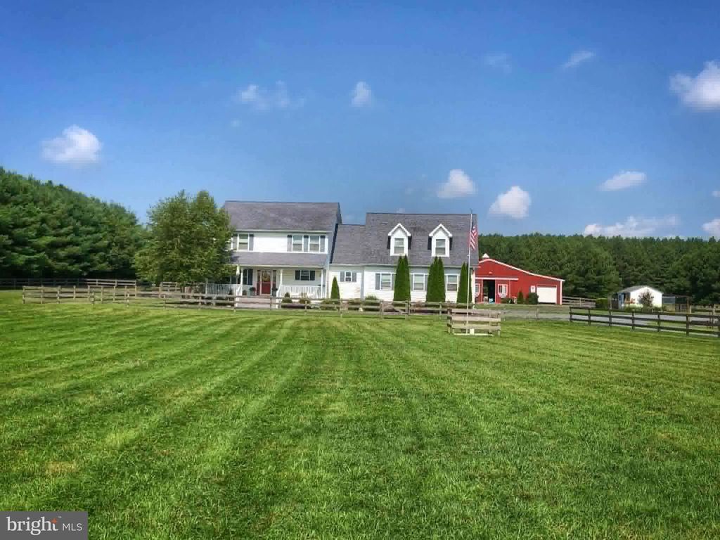 Image 3 of property listing at 12136 HOLLY RD, Ridgely, MD 21660