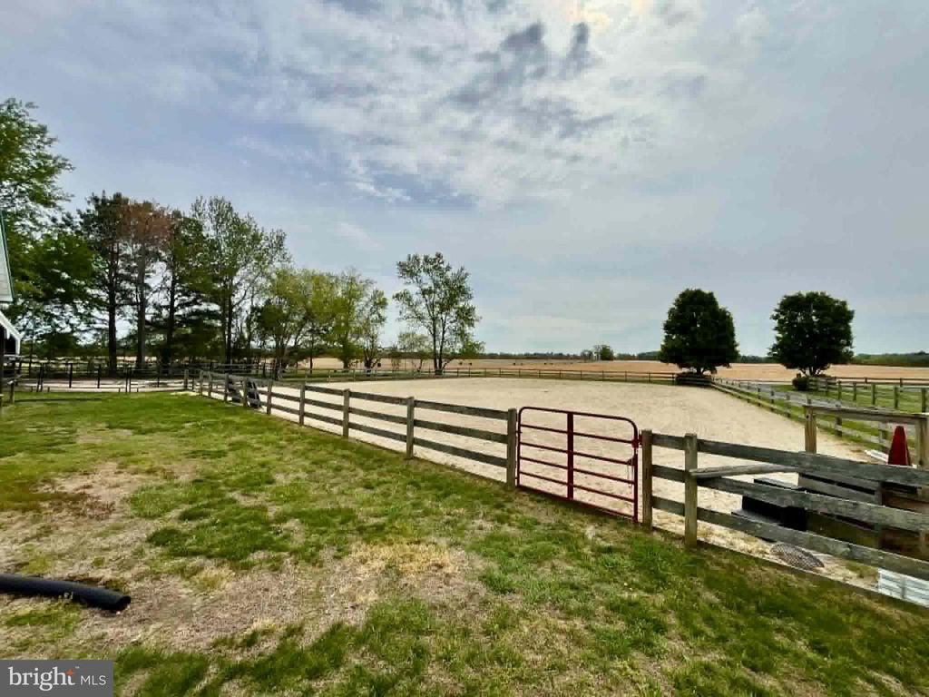 Image 6 of property listing at 12136 HOLLY RD, Ridgely, MD 21660