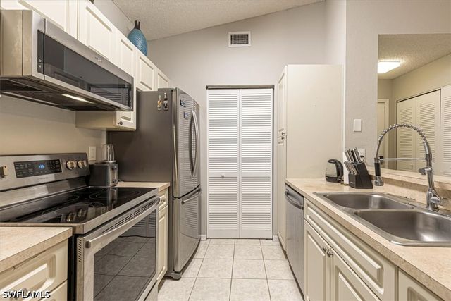 2202 Arbour Walk CIR 2124, Naples, FL 34109