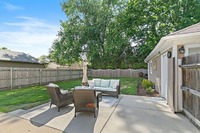 270 S Melrose Avenue, Elgin, IL 60123