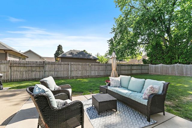 270 S Melrose Avenue, Elgin, IL 60123
