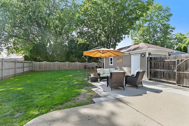 270 S Melrose Avenue, Elgin, IL 60123
