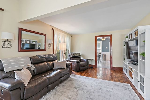 270 S Melrose Avenue, Elgin, IL 60123