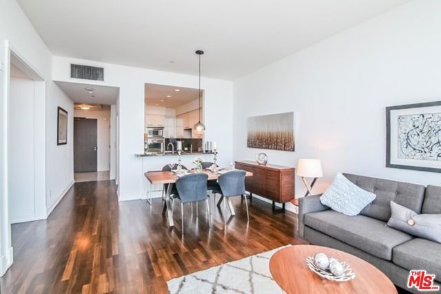900 W Olympic Boulevard 28D, Los Angeles, CA 90015