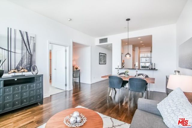 900 W Olympic Boulevard 28D, Los Angeles, CA 90015