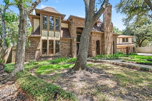 315 Oakview Circle, El Lago, TX 77586